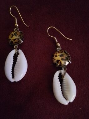 Leopard Bead & White Shell Drop Earrings - Women Jewelry